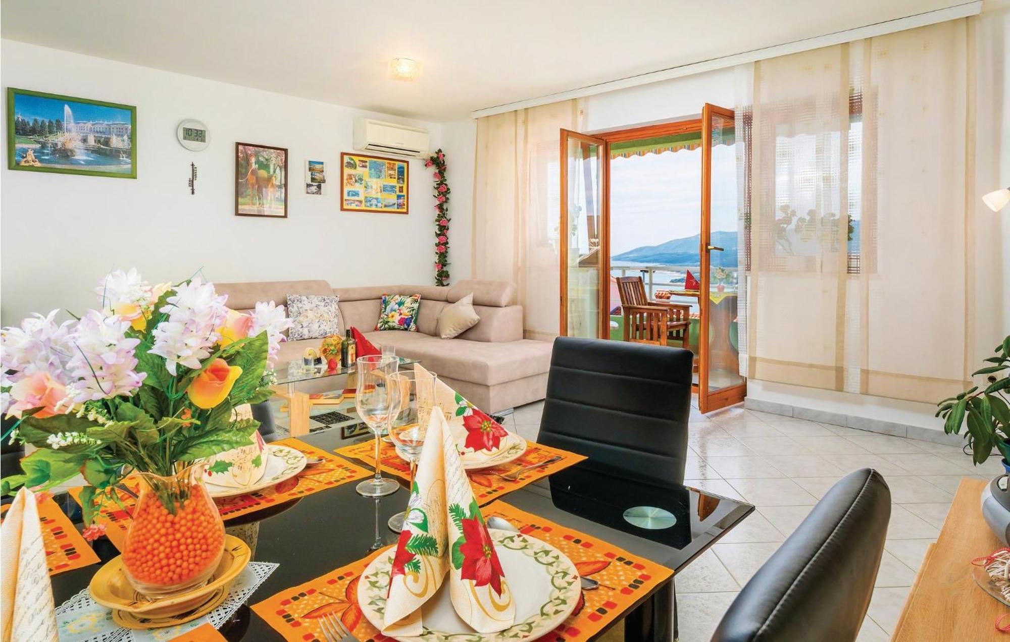 2 Bedroom Gorgeous Apartment In Rabac Zewnętrze zdjęcie