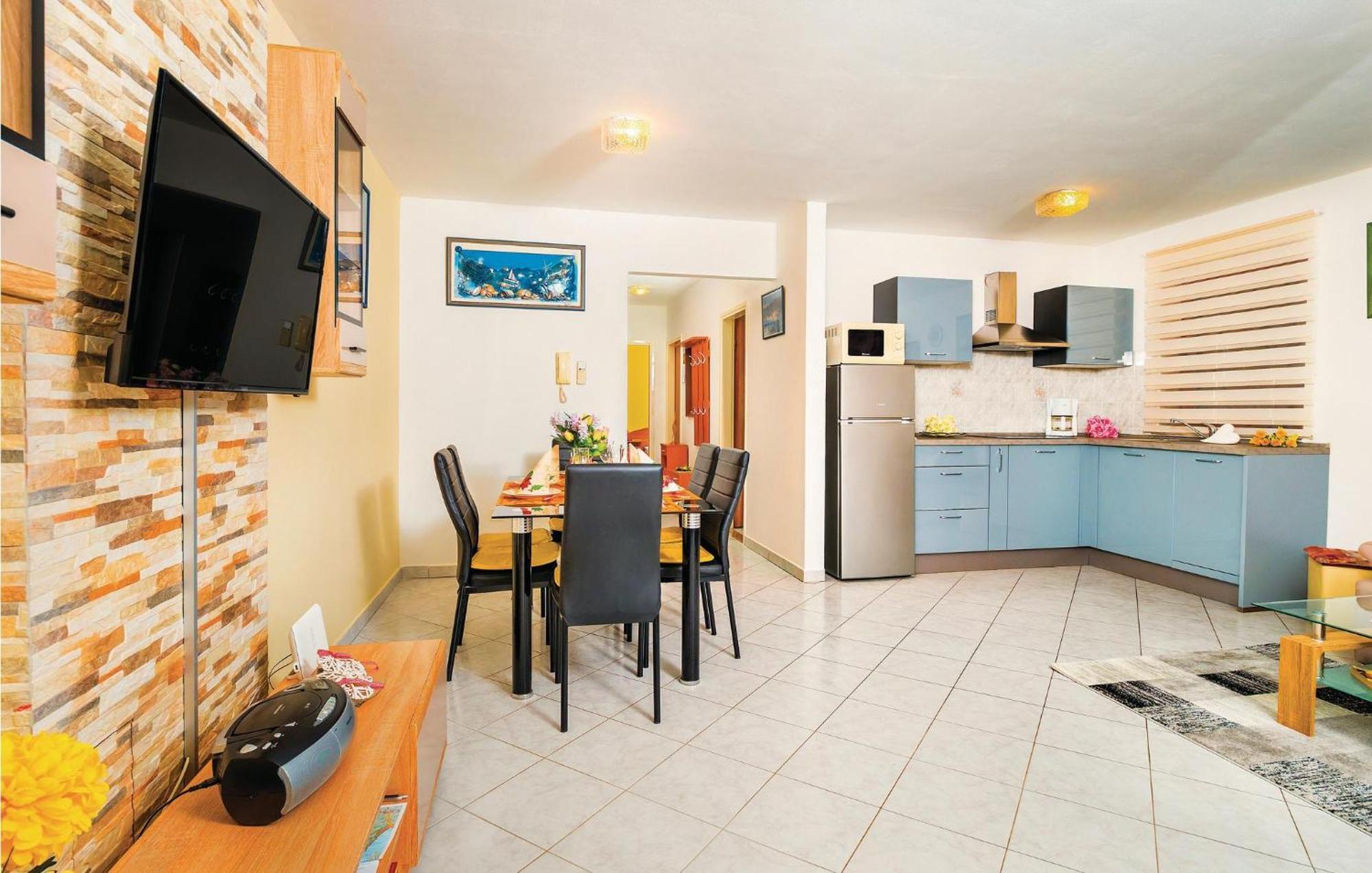2 Bedroom Gorgeous Apartment In Rabac Zewnętrze zdjęcie