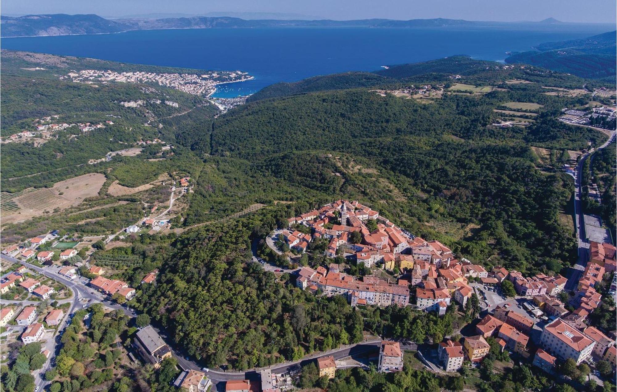 2 Bedroom Gorgeous Apartment In Rabac Zewnętrze zdjęcie